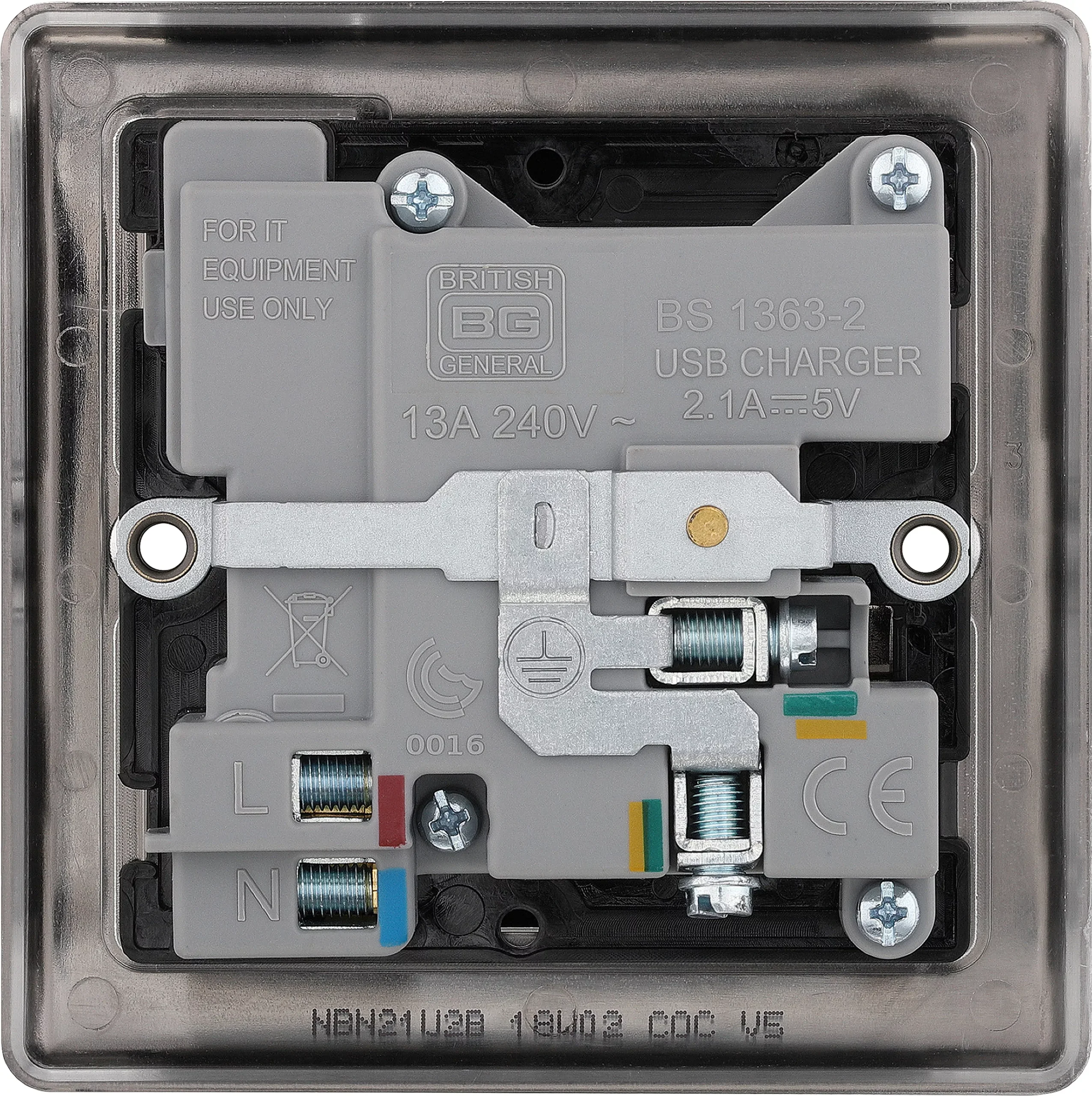 BG Black Nickel Single 13A Switched Socket With USB X2 & Black Inserts 4 BG Black Nickel Single 13A Switched Socket With USB X2 & Black Inserts - Image 4