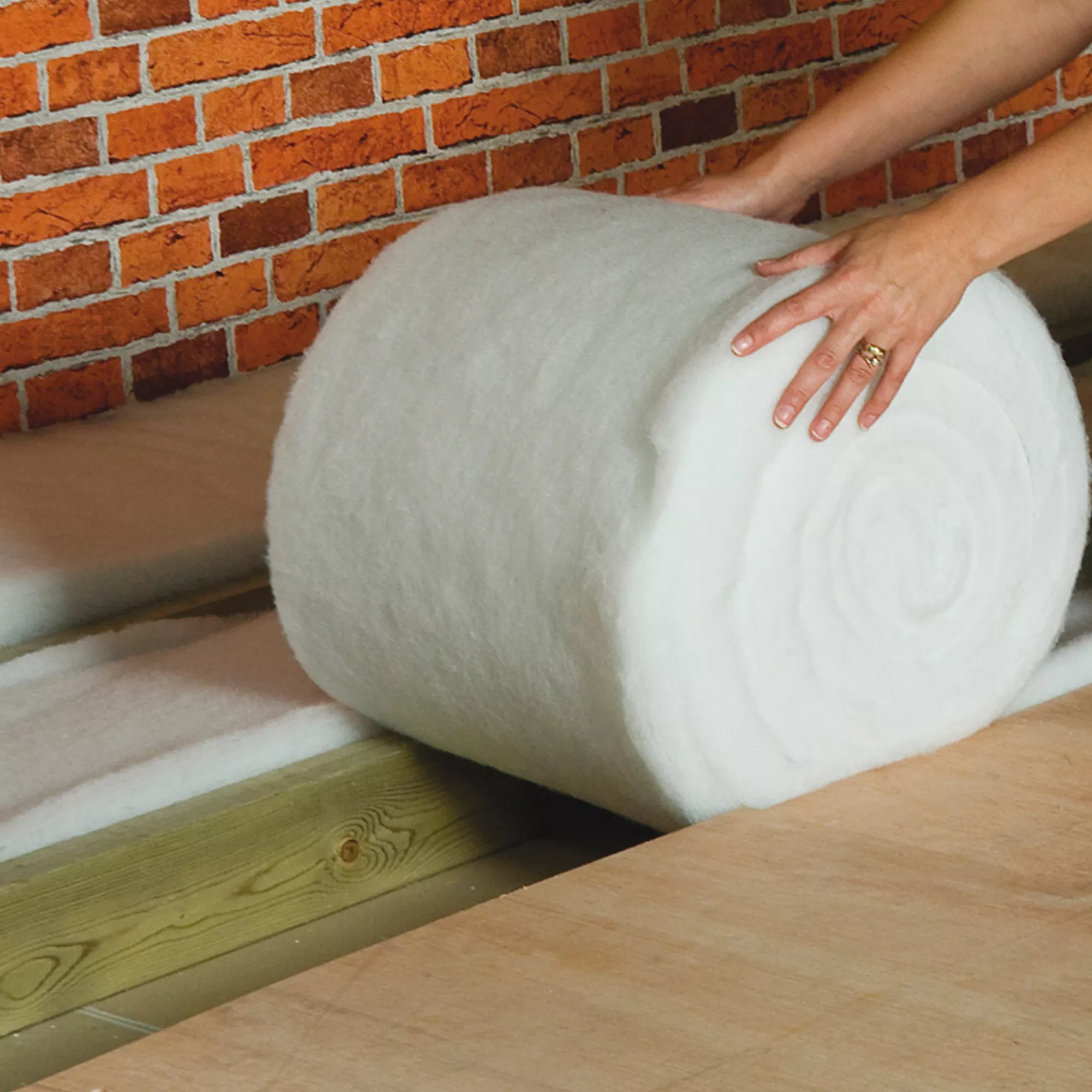 Diall Insulation Roll, (L)6m (W)0.37m (T)100mm 3 Diall Insulation Roll, (L)6m (W)0.37m (T)100mm - Image 3