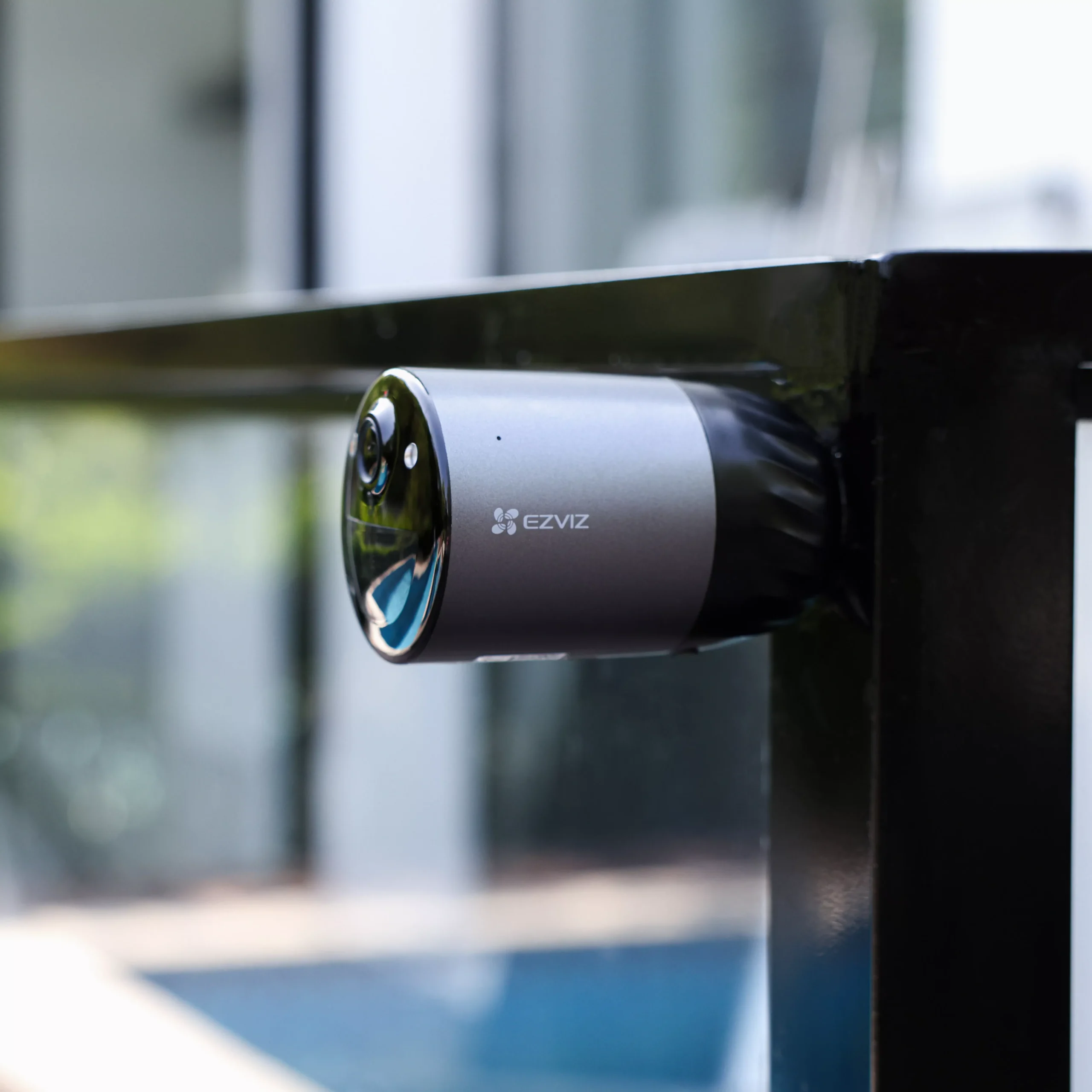 Ezviz Grey Smart Battery-powered IP Camera 4 Ezviz Grey Smart Battery-powered IP Camera - Image 4