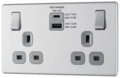 GoodHome Brushed Steel Double 13A Screwless Switched Socket With USB X2 4.2A & Grey Inserts