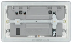 GoodHome Chrome Double 13A Screwless Switched Socket With USB X2 4.2A & White Inserts -Master Yale Shop goodhome chrome double 13a screwless switched socket with usb x2 4 2a white inserts5059340135786 04c scaled