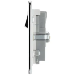 GoodHome Chrome Double 13A Screwless Switched Socket With USB X2 4.2A & White Inserts -Master Yale Shop goodhome chrome double 13a screwless switched socket with usb x2 4 2a white inserts5059340135786 05c scaled