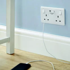 LAP White Double 13A Switched Socket With USB X2 3.1A & White Inserts -Master Yale Shop lap white double 13a switched socket with usb x2 3 1a white inserts5052931646098 01i