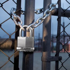 Master Lock Excell Heavy Duty Laminated Steel Medium Padlock (W)50mm -Master Yale Shop master lock excell heavy duty laminated steel medium padlock w 50mm3520190929884 01i bq