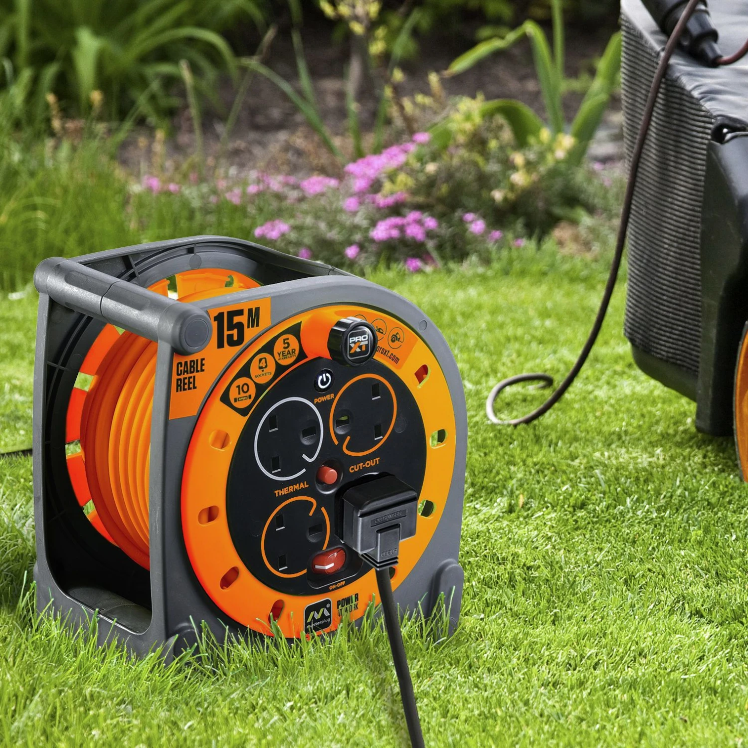 Masterplug Pro XT 4 Socket Orange Indoor Cable Reel, 15m 2 Masterplug Pro XT 4 Socket Orange Indoor Cable Reel, 15m - Image 2