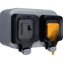 Masterplug Waterproof 13A Mains-powered RCBO Protected Outdoor Socket