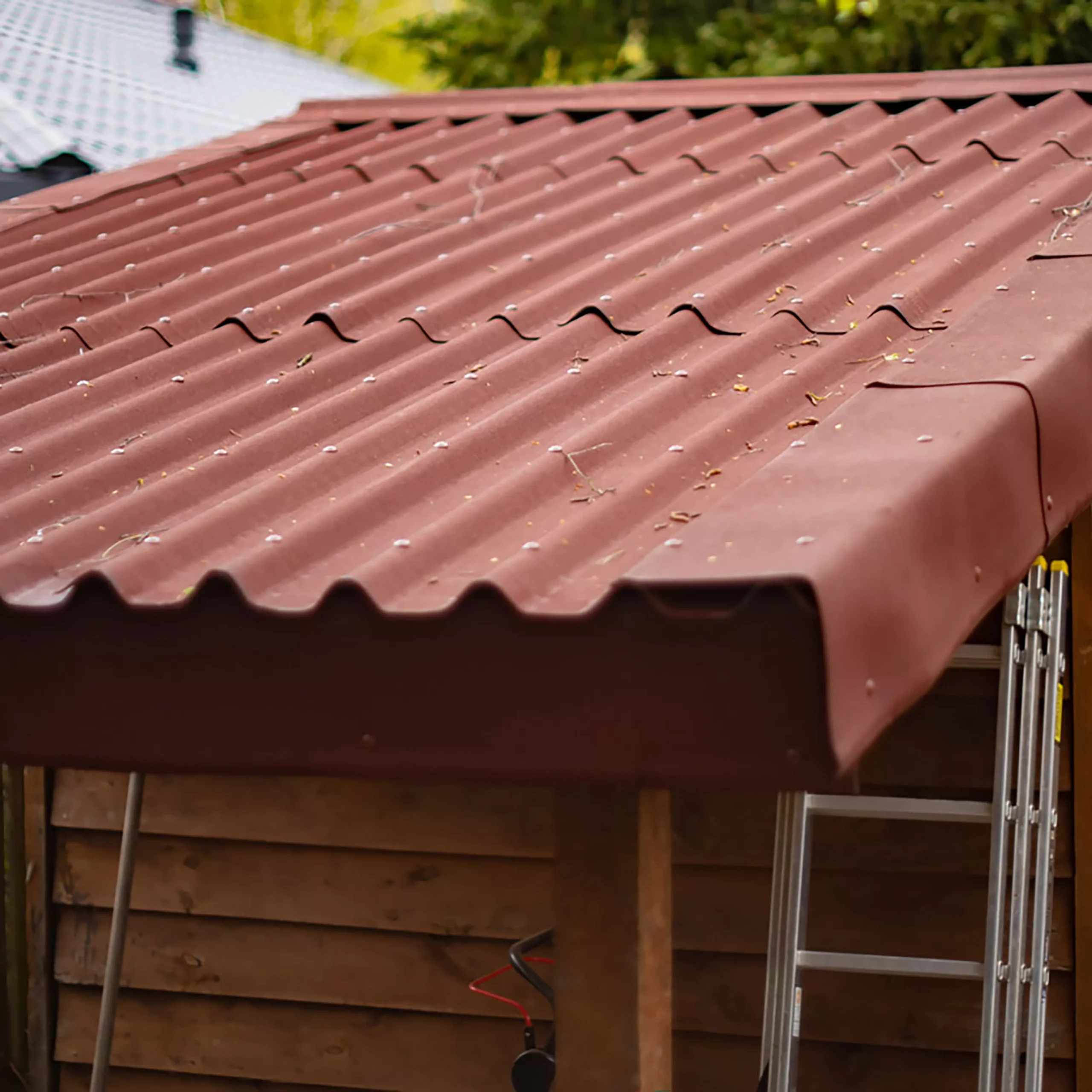 Onduline Red Bitumen-saturated Organic Fibres Corrugated Roofing Sheet (L)2m (W)820mm (T)2.6mm 4 Onduline Red Bitumen-saturated Organic Fibres Corrugated Roofing Sheet (L)2m (W)820mm (T)2.6mm - Image 4