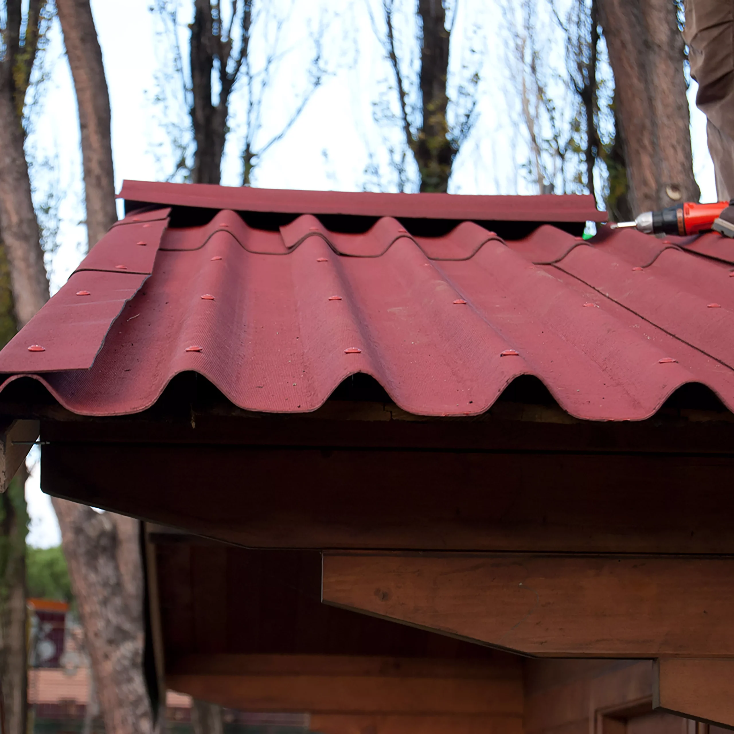 Onduline Red Bitumen-saturated Organic Fibres Corrugated Roofing Sheet (L)2m (W)820mm (T)2.6mm 5 Onduline Red Bitumen-saturated Organic Fibres Corrugated Roofing Sheet (L)2m (W)820mm (T)2.6mm - Image 5