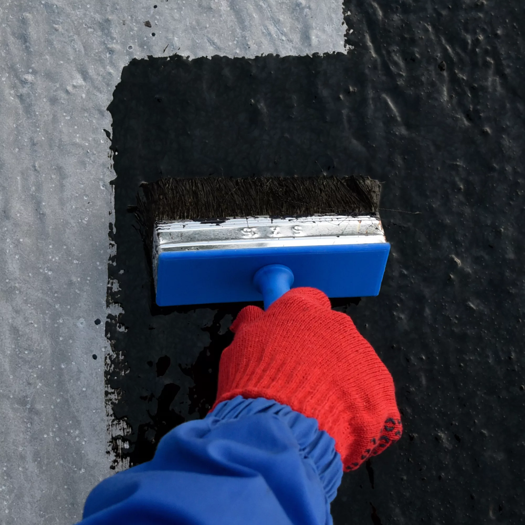 Roof Pro Flexypol One Coat Black Roofing Waterproofer, 5L 2 Roof Pro Flexypol One Coat Black Roofing Waterproofer, 5L - Image 2