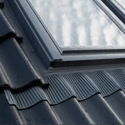 Velux Anthracite Aluminium Tile Flashing, (L)1.18m (W)1.14m 10 Velux Anthracite Aluminium Tile Flashing, (L)1.18m (W)1.14m -Master Yale Shop velux anthracite aluminium tile flashing l 1 18m w 1 14m5702326243905 04bq