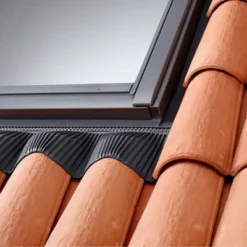 Velux Grey Aluminium Flashing, (L)0.78m (W)0.55m -Master Yale Shop velux grey aluminium flashing l 0 78m w 0 55m5702326243523 05bq