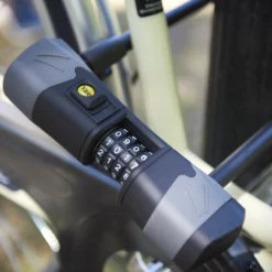 Yale Black Hardened Steel Combination D-lock (W)36mm -Master Yale Shop yale black hardened steel combination d lock w 36mm5052847091920 02i bq scaled